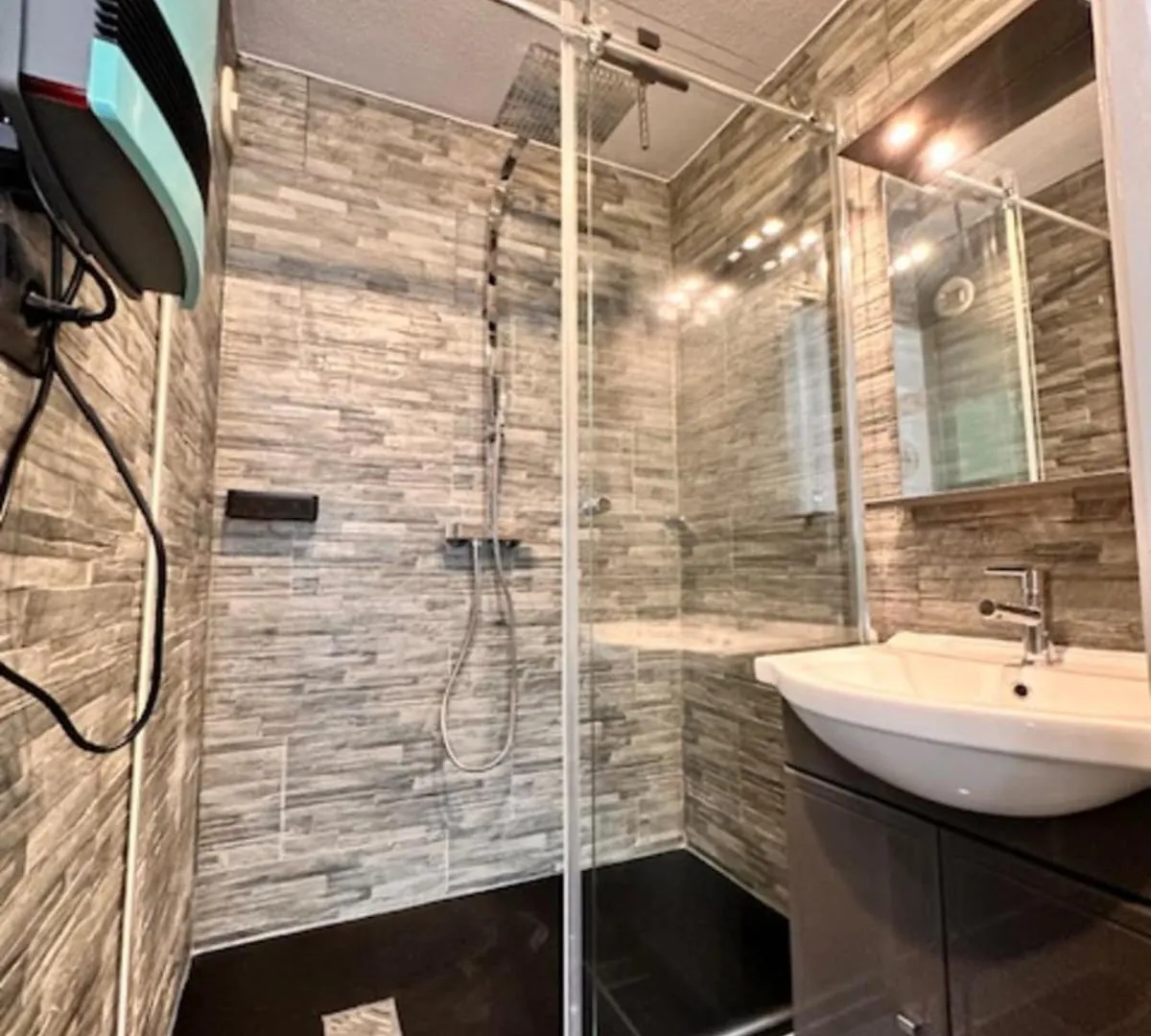 Charming Apartment With Superb Terrace - فالوريس